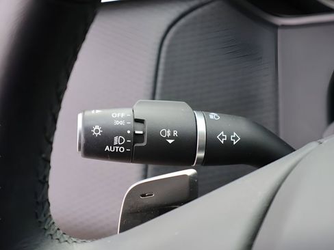 Used 2023 Land Rover Range Rover Velar R-Dynamic S AWD/4WD image 33