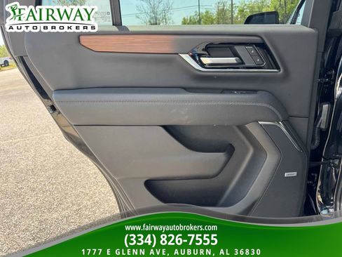 Used 2025 GMC Yukon Denali image 29