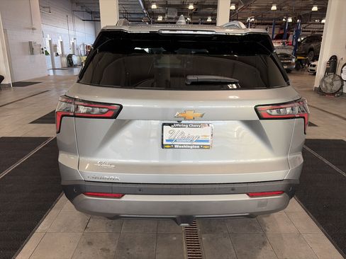 New 2026 Chevrolet Equinox LT w/ Convenience Package II image 4