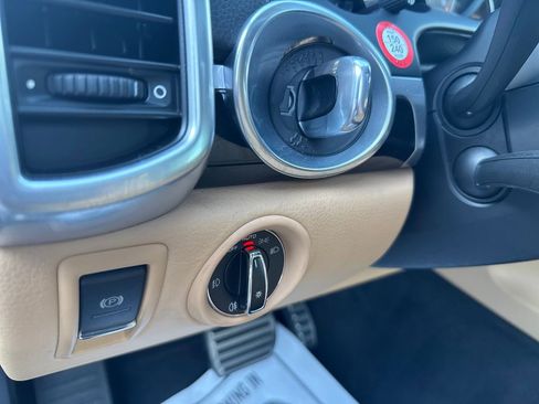 Used 2017 Porsche Cayenne S AWD/4WD image 11