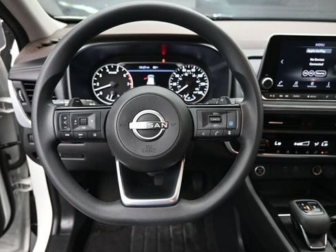 Used 2023 Nissan Rogue SV FWD image 12