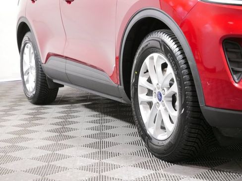 Certified 2020 Ford Escape SE FWD image 2