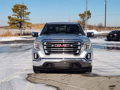 Used 2021 GMC Sierra 1500 SLT image 2