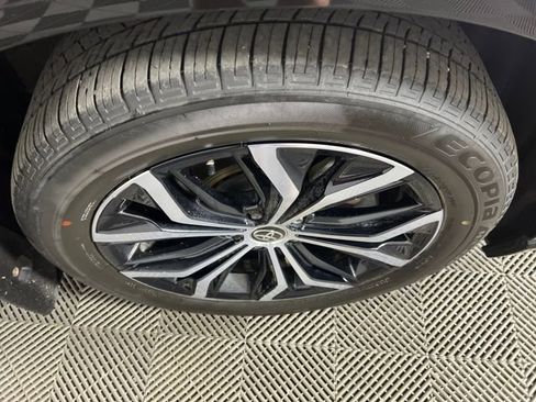 Used 2025 Toyota Crown Signia image 15