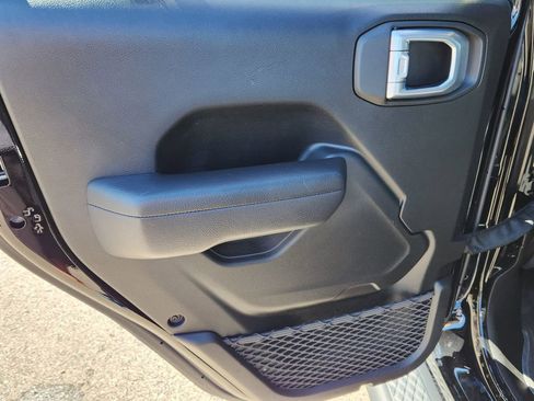 Used 2024 Jeep Gladiator Sport w/ Dual Top Group image 12