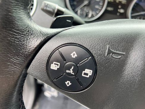 Used 2009 Mercedes-Benz ML 350 4MATIC image 25
