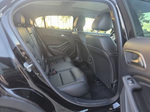 Used 2015 Mercedes-Benz GLA 250 4MATIC image 39