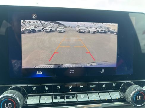 Used 2023 Chevrolet Colorado Z71 w/ Z71 Convenience Package 2 image 26