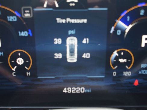 Used 2025 Chevrolet Tahoe LT RWD image 4