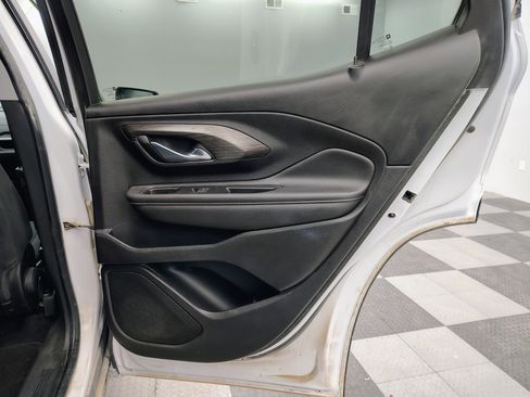 Used 2022 GMC Terrain SLE w/ Driver Convenience Package image 15