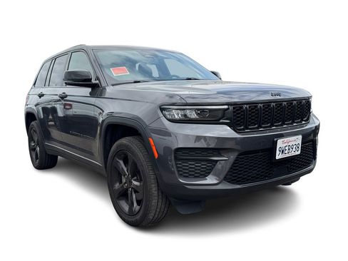 Used 2024 Jeep Grand Cherokee Altitude AWD/4WD image 14