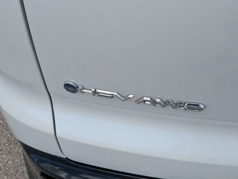 Used 2025 Toyota Crown Signia AWD/4WD image 12
