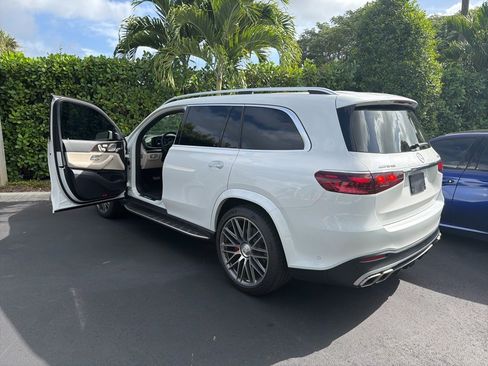 Used 2025 Mercedes-Benz GLS 63 AMG 4MATIC image 6