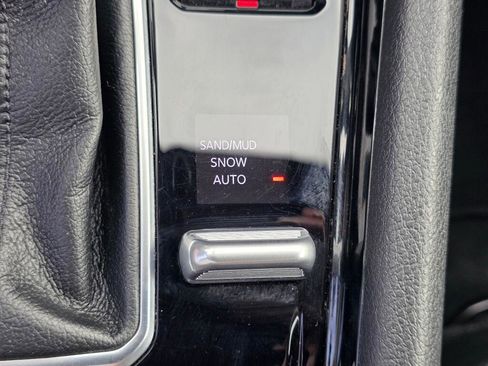 Used 2024 Jeep Compass Limited image 39