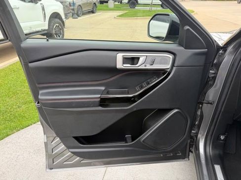 Used 2022 Ford Explorer ST-Line w/ Class IV Trailer Tow Package image 9