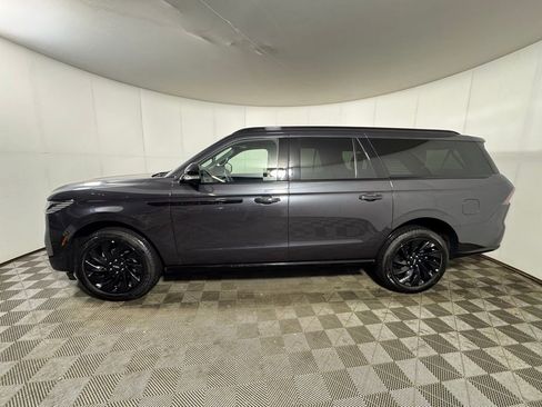 New 2025 Lincoln Navigator L Reserve w/ Jet Appearance Package image 2
