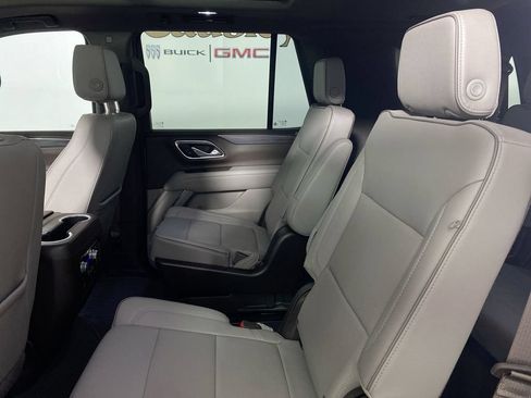 Certified 2023 GMC Yukon SLT w/ SLT Premium Package AWD/4WD image 22