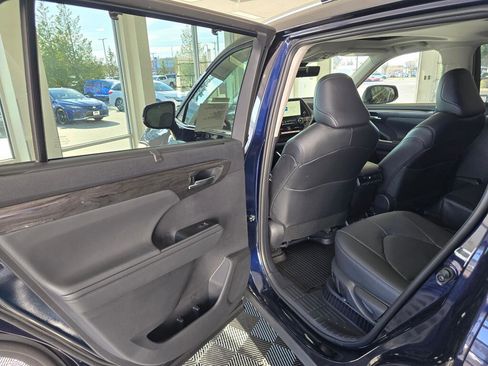 New 2026 Toyota Highlander Limited image 35