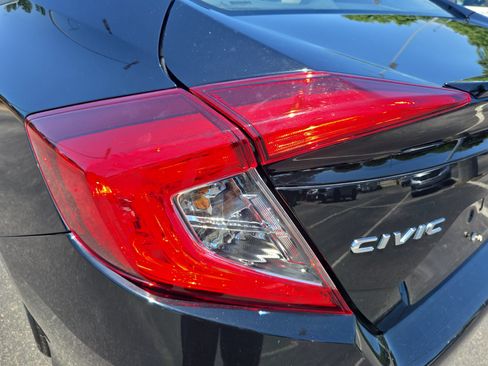 Used 2016 Honda Civic Touring image 32
