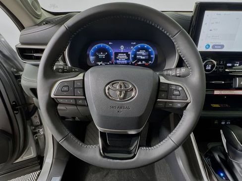New 2025 Toyota Highlander Limited AWD/4WD image 15