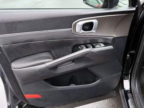 Used 2023 Kia Sorento SX FWD image 29