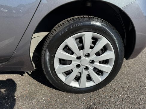 Used 2015 Nissan Leaf S w/ Charge Package image 9