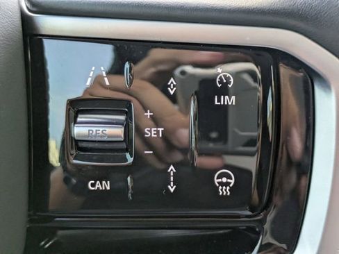 Used 2023 Land Rover Range Rover Sport SE image 22