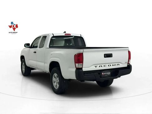 Used 2017 Toyota Tacoma 2WD Access Cab image 3