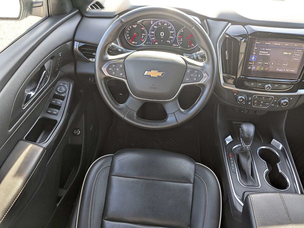 Used 2023 Chevrolet Traverse Premier FWD image 18