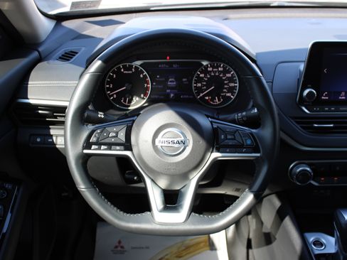 Certified 2022 Nissan Altima 2.5 SV w/ SV Premium Package image 20