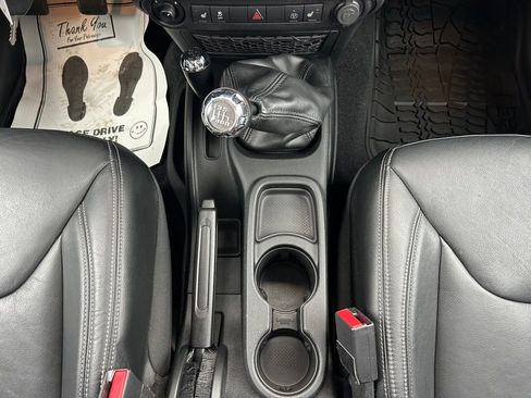 Used 2017 Jeep Wrangler Unlimited Sahara w/ Connectivity Group image 5