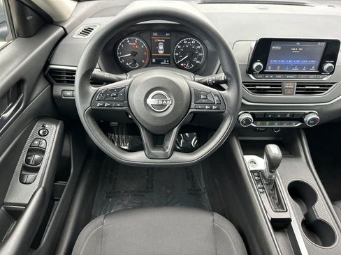 Used 2023 Nissan Altima 2.5 S FWD image 16