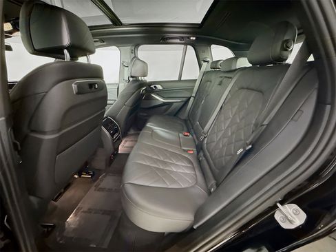 Used 2025 BMW X5 M60i w/ Climate Comfort Package image 26