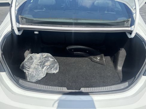 Used 2024 Chevrolet Malibu LT FWD image 12