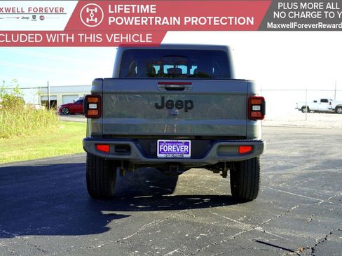 Used 2022 Jeep Gladiator Overland image 7