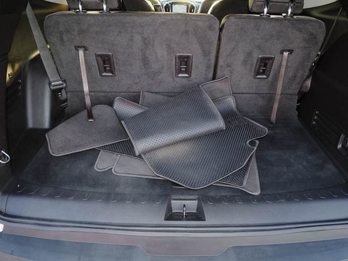 Certified 2019 Chevrolet Traverse LT w/ LT Premium Package AWD/4WD image 9