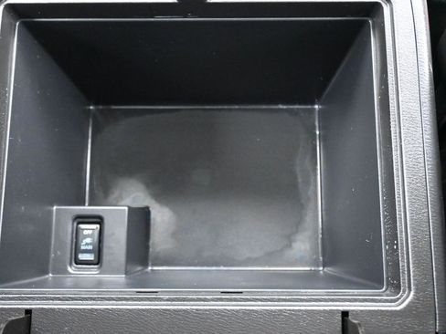 Used 2023 Nissan Armada SL w/ Cargo Package image 25