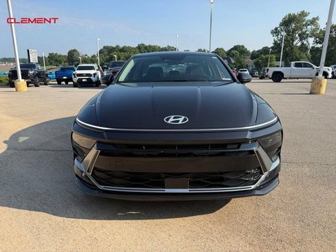 Used 2025 Hyundai Sonata SEL FWD image 11