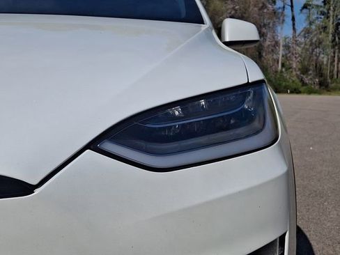 Used 2022 Tesla Model X AWD/4WD image 11