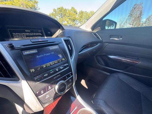 Used 2017 Acura TLX V6 w/ Technology Package FWD image 22