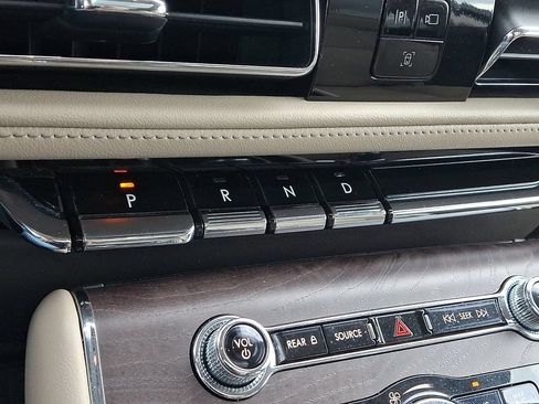 Certified 2023 Lincoln Aviator Reserve w/ Equipment Group 201A AWD/4WD image 16