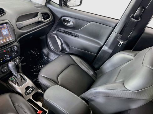 Used 2022 Jeep Renegade Limited AWD/4WD image 23