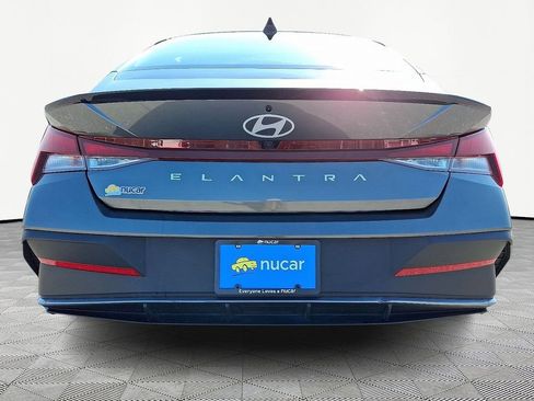 Used 2025 Hyundai Elantra Sport image 6