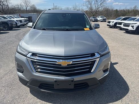 Used 2023 Chevrolet Traverse LT image 4