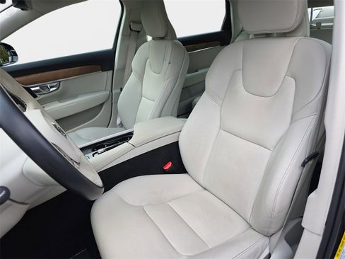 Used 2022 Volvo S90 B6 Momentum w/ Advanced Package image 18