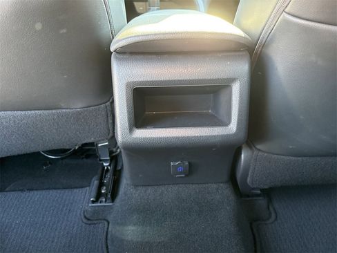 Used 2021 Toyota Camry SE w/ Carpet Mat Package (TMS) image 25