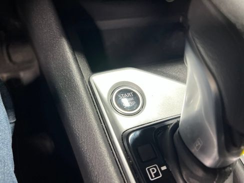 Used 2025 Nissan Altima 2.5 SV FWD image 28
