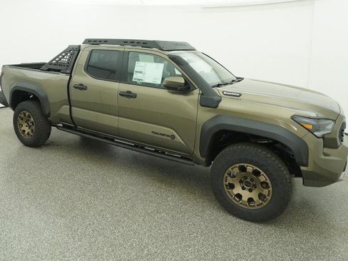 New 2025 Toyota Tacoma Trailhunter image 27