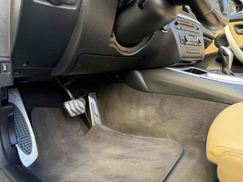 Used 2012 BMW 135i Convertible image 38