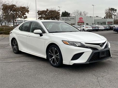 Used 2019 Toyota Camry SE image 7